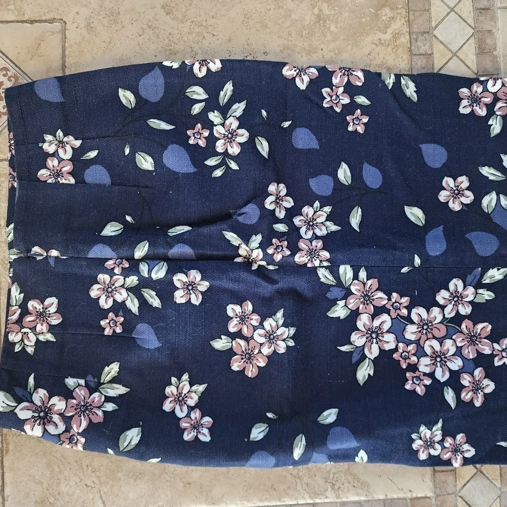 LOFT Navy Floral Pencil Skirt